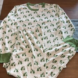 The Company Store Holiday Organic Cotton Green Tree Men’s Pajama Set Large 
New